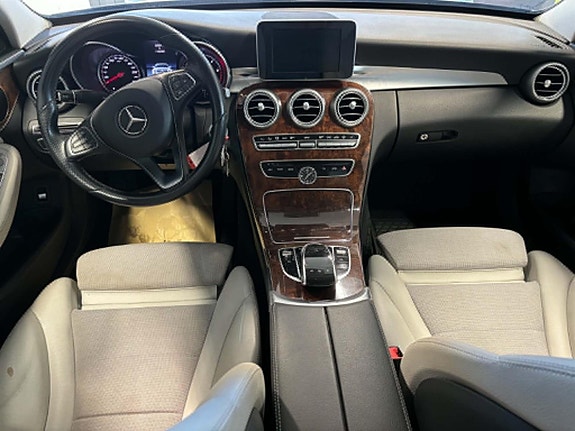 Mercedes-Benz 220 8 of 8