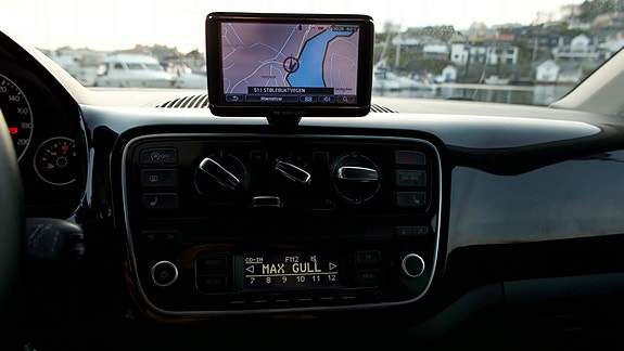 Volkswagen UP! 6 of 12