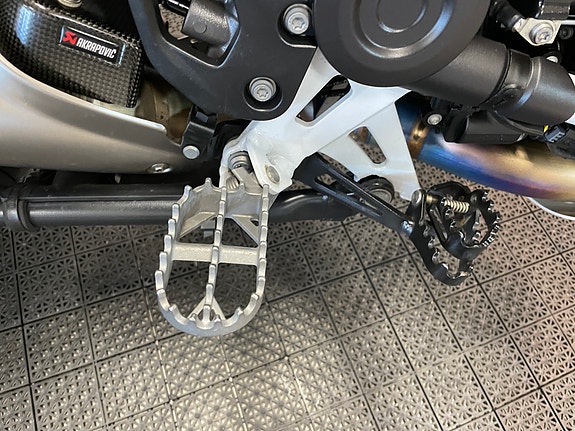 BMW R 1250 GS Adventure Trophy * LOW * AKRAPOVIC * SERVICE/GARANTI *** 27 of 30