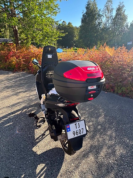 Peugeot SPEEDFIGTH 4 9 of 14