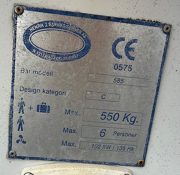 19’’ Askeladden med 135hk Mariner V6 13 of 19