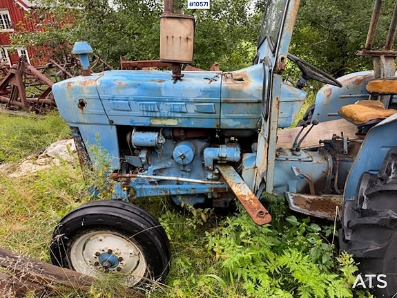 Ford 2000 2x4 traktor rep objekt 6 of 30