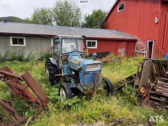Ford 2000 2x4 traktor rep objekt 2 of 30