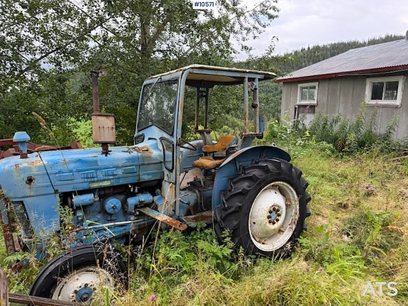 Ford 2000 2x4 traktor rep objekt 4 of 30