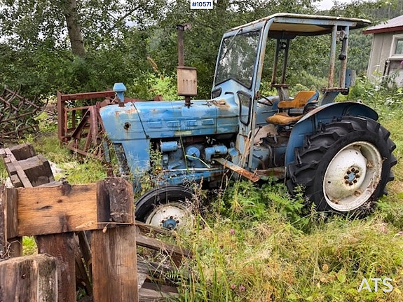 Ford 2000 2x4 traktor rep objekt 3 of 30