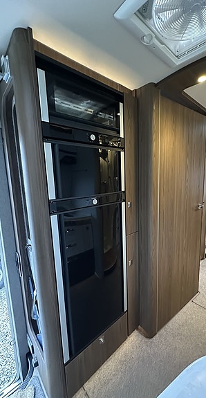 Hymer B890 ML 8 of 30