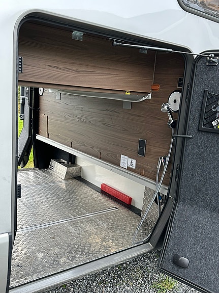 Hymer B890 ML 26 of 30