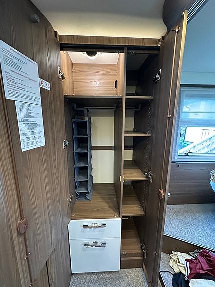 Hymer B890 ML 14 of 30