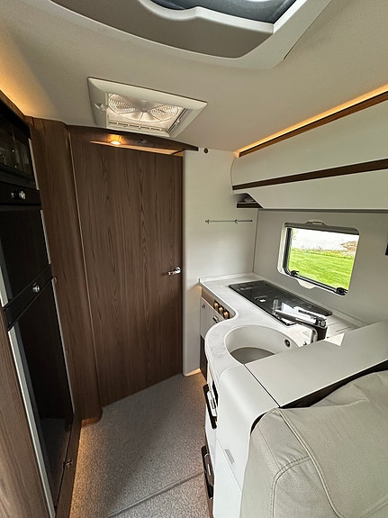 Hymer B890 ML 7 of 30
