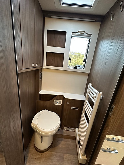 Hymer B890 ML 16 of 30