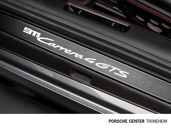 Porsche 911 26 of 30