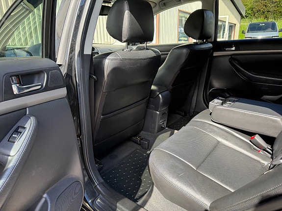 Toyota Avensis 23 of 29
