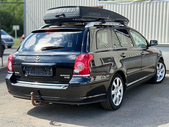 Toyota Avensis 8 of 29