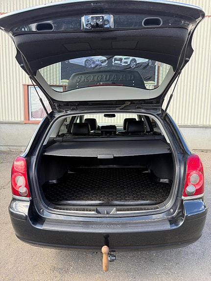 Toyota Avensis 25 of 29