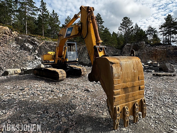 Kobelco K907D 3 of 30