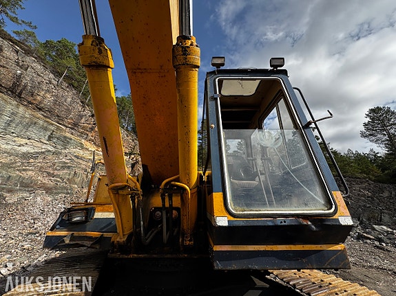 Kobelco K907D 20 of 30