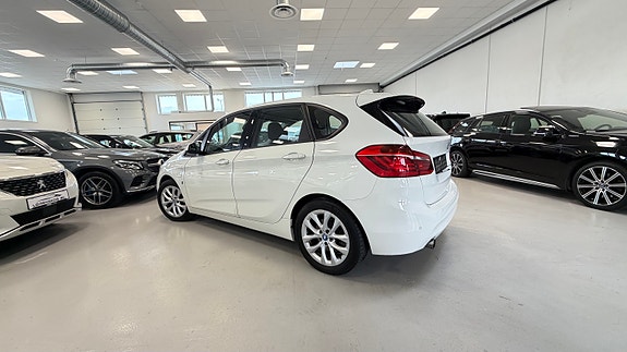 BMW 225xe 15 of 30