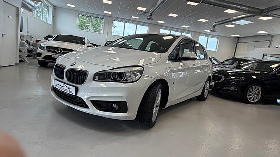 BMW 225xe 8 of 30