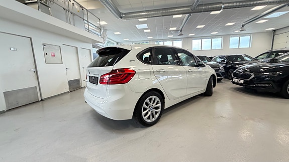 BMW 225xe 20 of 30