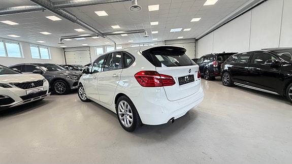 BMW 225xe 16 of 30