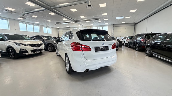 BMW 225xe 17 of 30