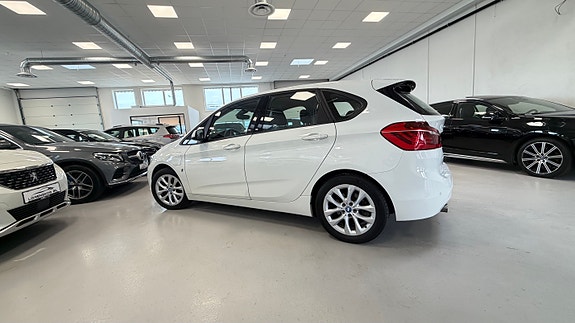 BMW 225xe 14 of 30
