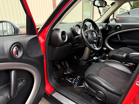 MINI Cooper 22 of 28