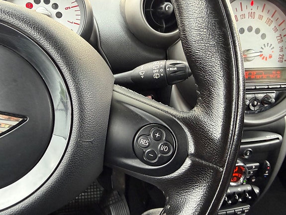 MINI Cooper 12 of 28