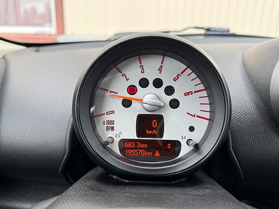 MINI Cooper 9 of 28