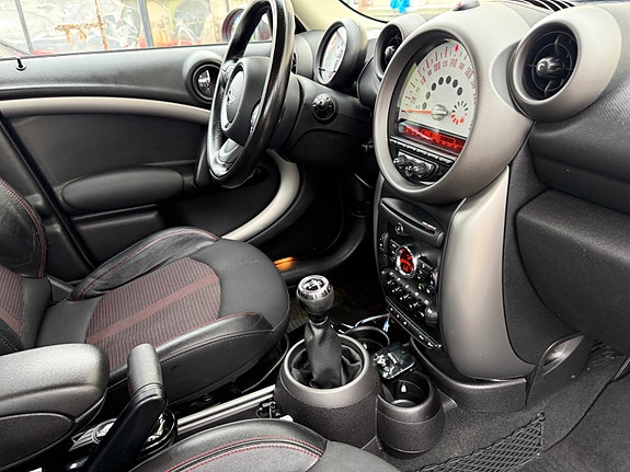 MINI Cooper 28 of 28