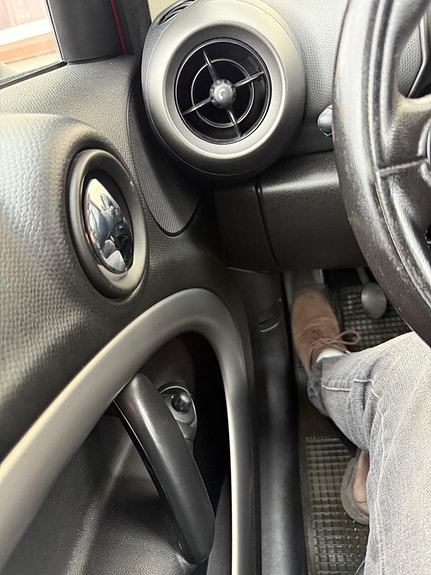 MINI Cooper 11 of 28