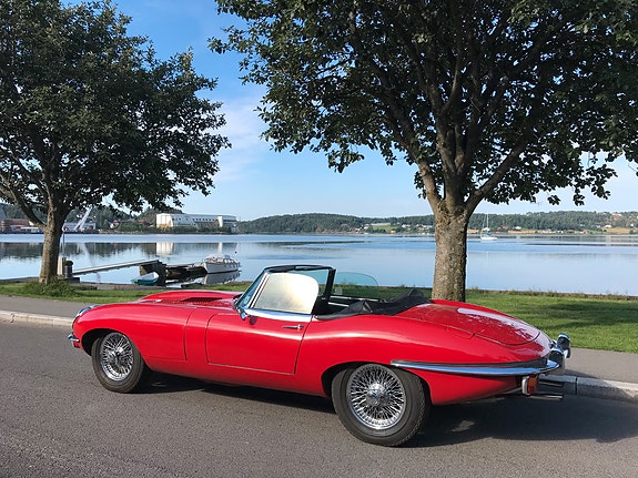 Jaguar E-TYPE 4 of 11