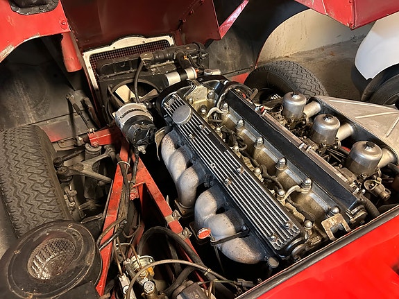 Jaguar E-TYPE 9 of 11