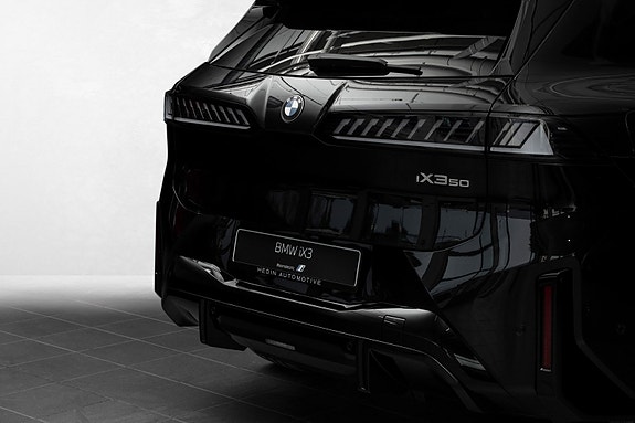 BMW iX3 8 of 28