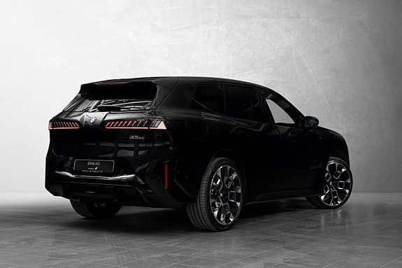 BMW iX3 3 of 28