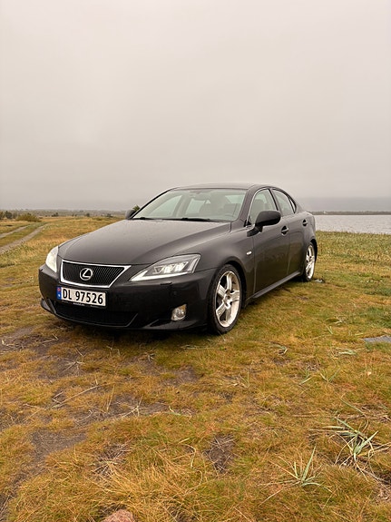 Lexus IS220d 3 of 24