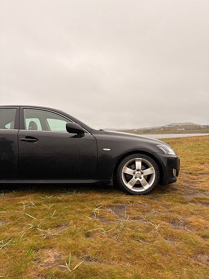 Lexus IS220d 11 of 24