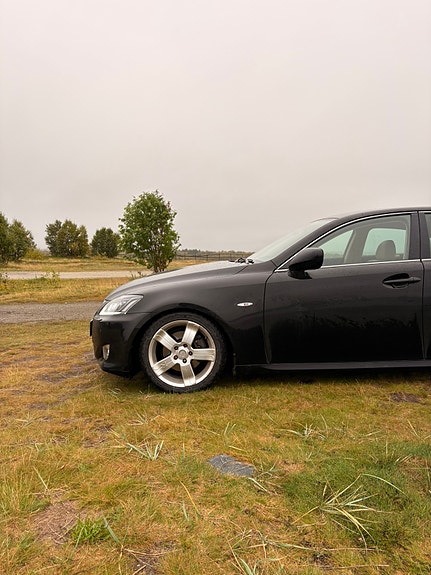 Lexus IS220d 4 of 24