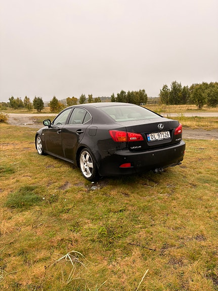 Lexus IS220d 6 of 24