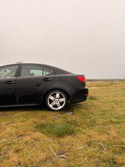 Lexus IS220d 5 of 24