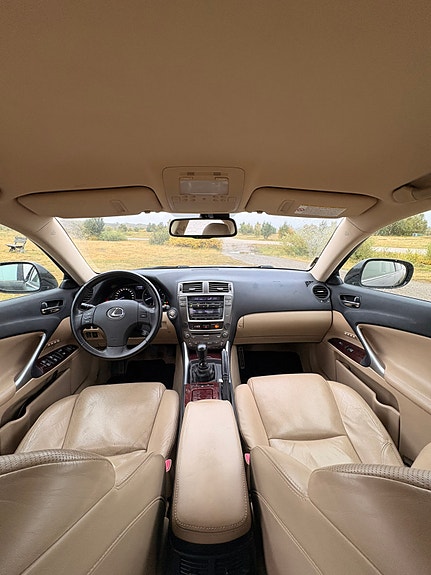Lexus IS220d 14 of 24
