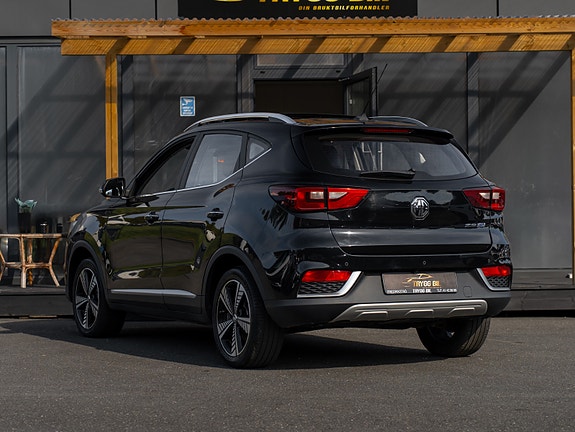 MG ZS EV 9 of 30