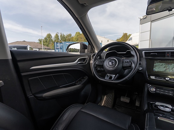 MG ZS EV 27 of 30