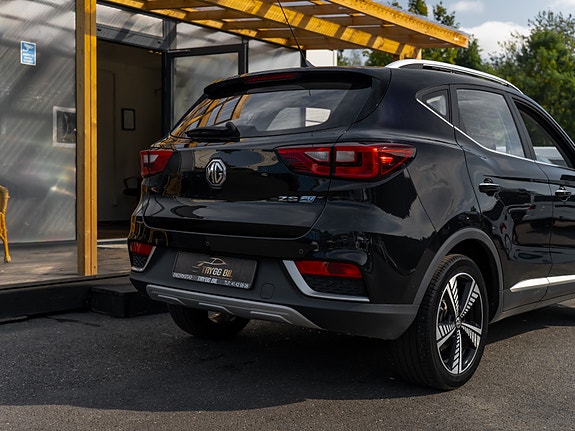 MG ZS EV 4 of 30