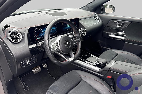 Mercedes-Benz EQA300 13 of 30