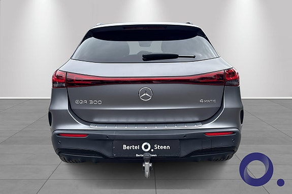 Mercedes-Benz EQA300 4 of 30