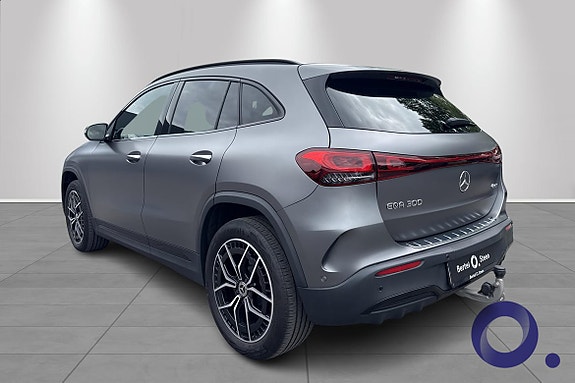 Mercedes-Benz EQA300 3 of 30