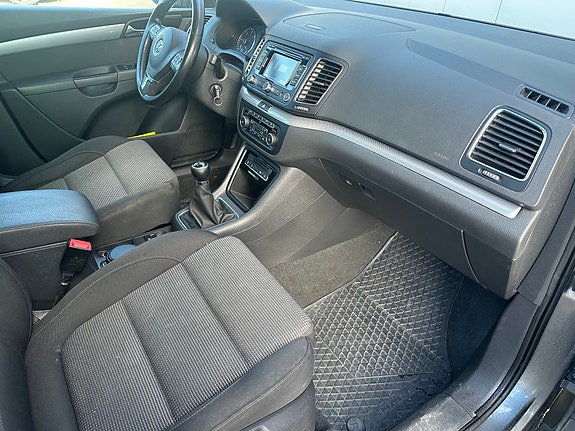 Volkswagen Sharan 9 of 18
