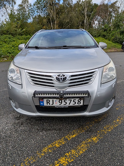 Toyota Avensis 3 of 22