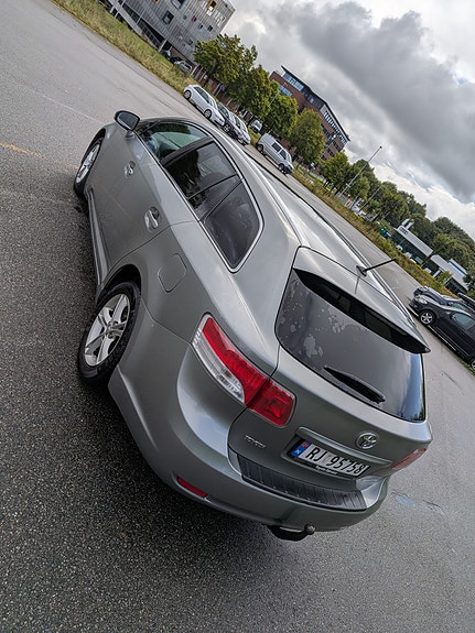 Toyota Avensis 7 of 22